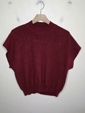 Everyday Chic Boutique Burgundy Cap Sleeve Mockneck Sweater Vest Size Medium